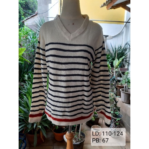 Sweater Rajut Salur