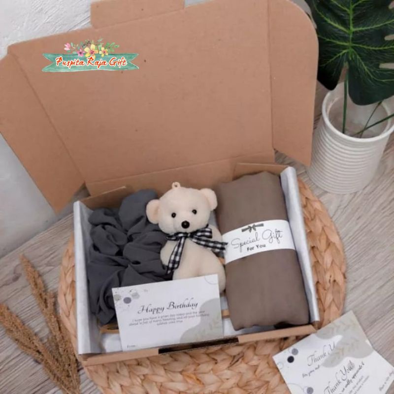

Hampers Hijab Gift Box