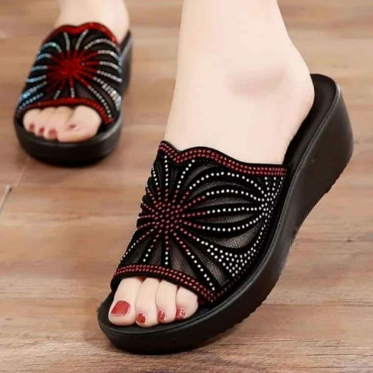 Wedges Sofiya/SANDAL SOFIYA WANITA HAK/SANDAL SLOP WANITA/Sandal Wanita Motif Bunga "TJP.31My22p"