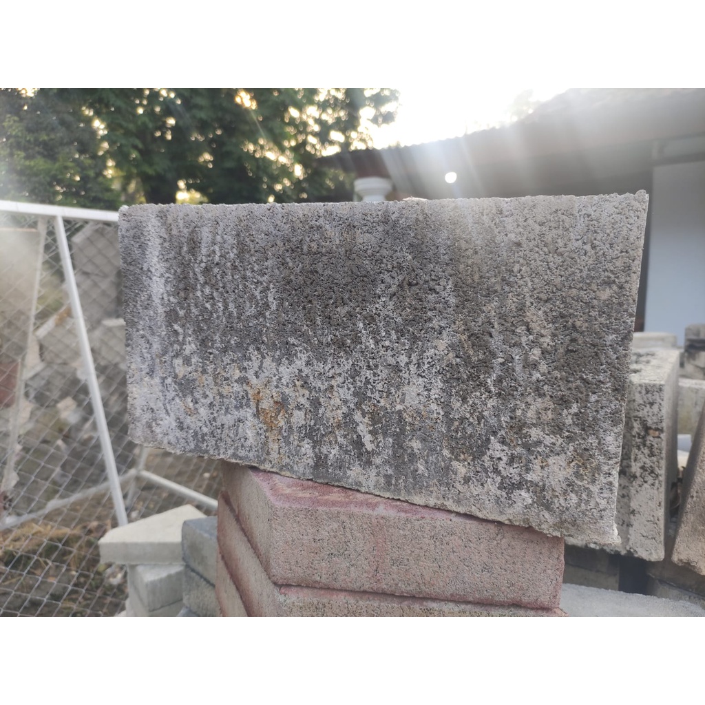 Batako bolong grade A