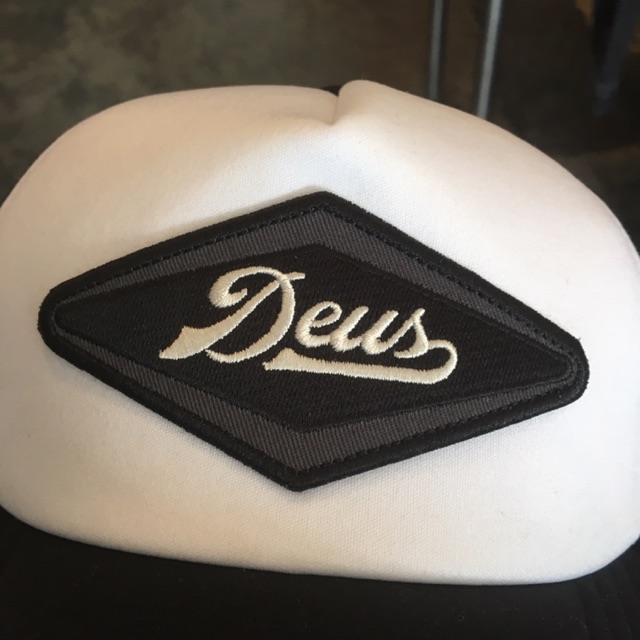 Deus trucker diamond Logo dua warna