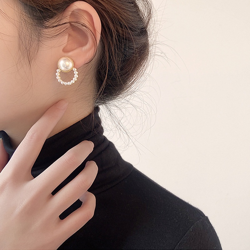 Anting Stud Bentuk Bulat Geometris Aksen Mutiara Gaya Retro Korea Untuk Wanita