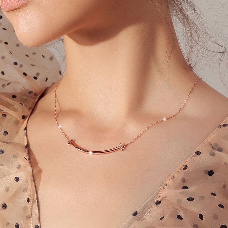 Zomi Kalung Titanium Steel Motif Smile Warna Rose Gold Untuk Wanita