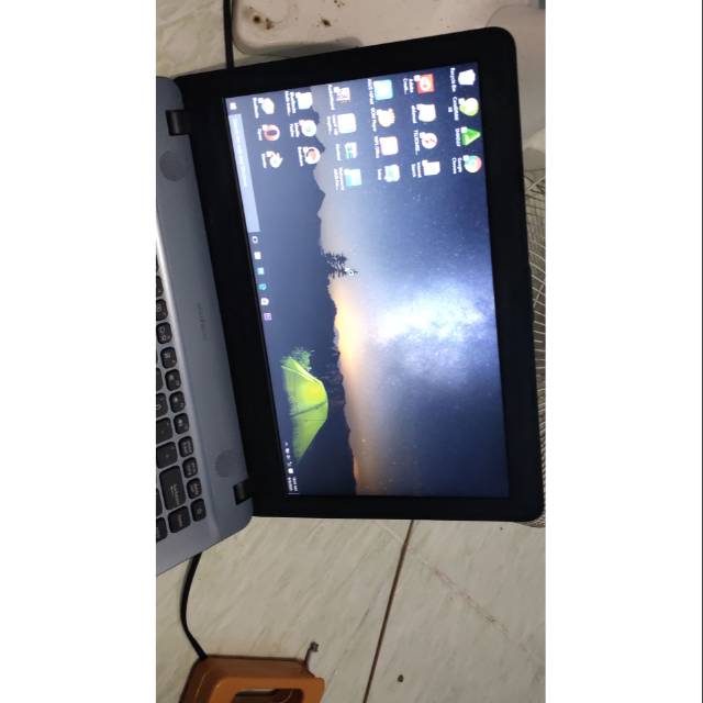 Laptop bekas merk asus x441s