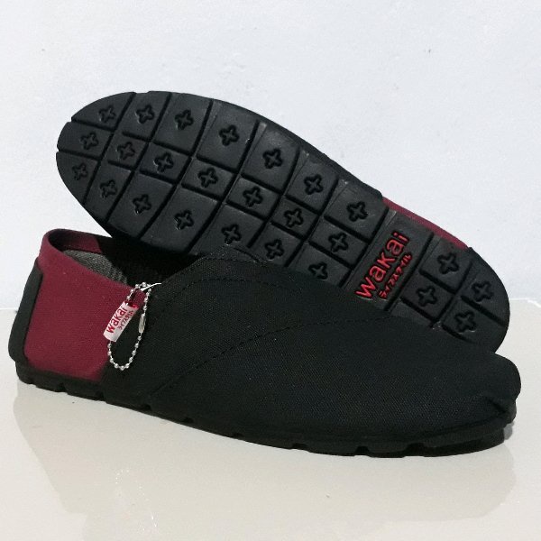 (  GRATIS ONGKIR ) Wakai hitam maroon Sepatu casual Slip on pria/wanita Grade Original termurah