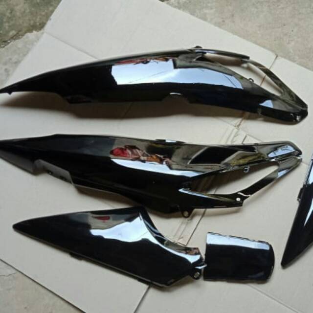 cover body belakang motor honda supra x 125 lama plus bok aki
