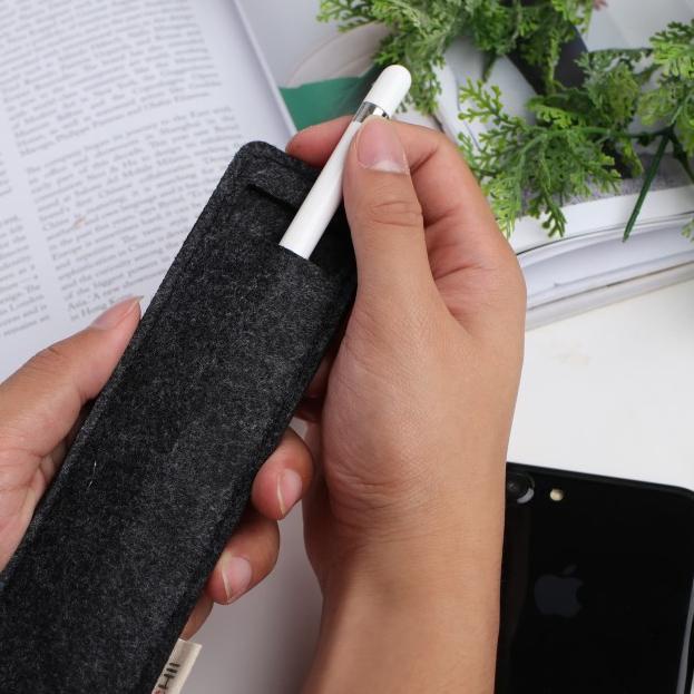 

❁ UCHII Felt Pen / Stylus Holder Case Cover | Sarung Pensil Anti Gores S - Abu-abu Muda ™