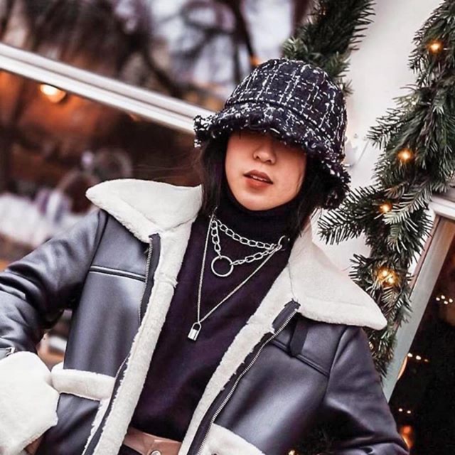 Topi bowler chanel hitam kotak kotak putih CODE TG49-452