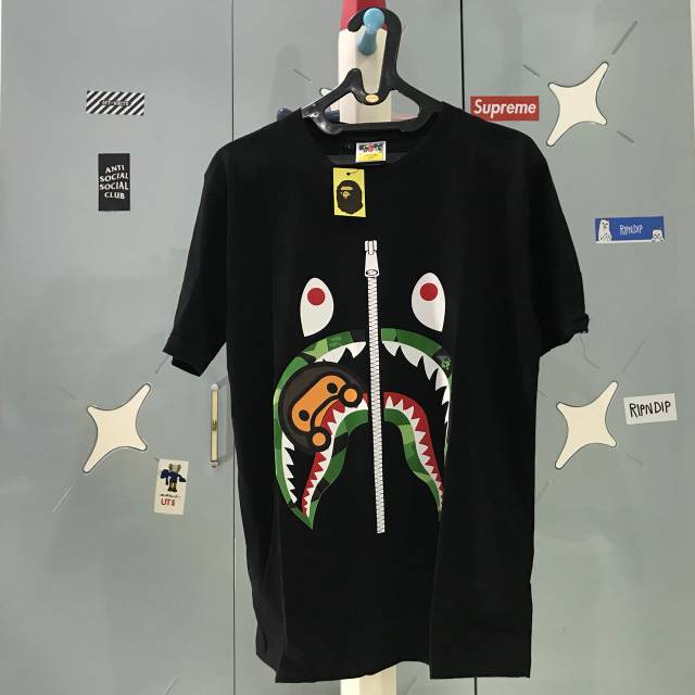 Baju Kaos T-shirt Bape x One Piece Premium