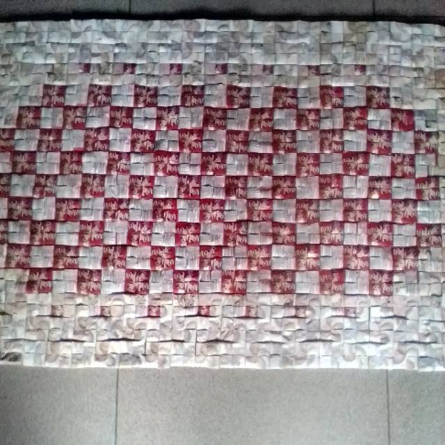 Taplak meja kerajinan tangan dari bungkus kopi