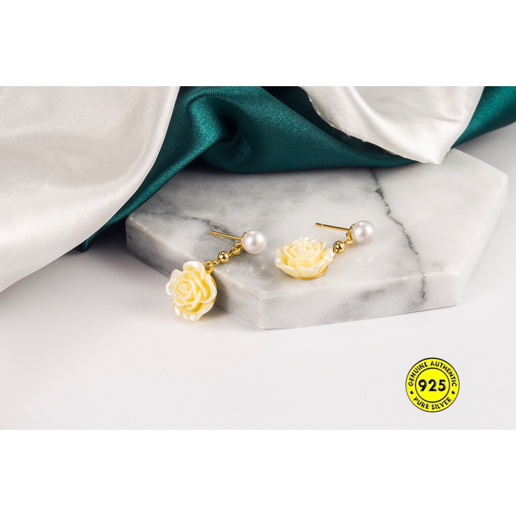 Anting Stud Desain Bunga Mawar Camellia Aksen Mutiara Bahan S925 Sterling Silver Lapis Emas Anti Alergi