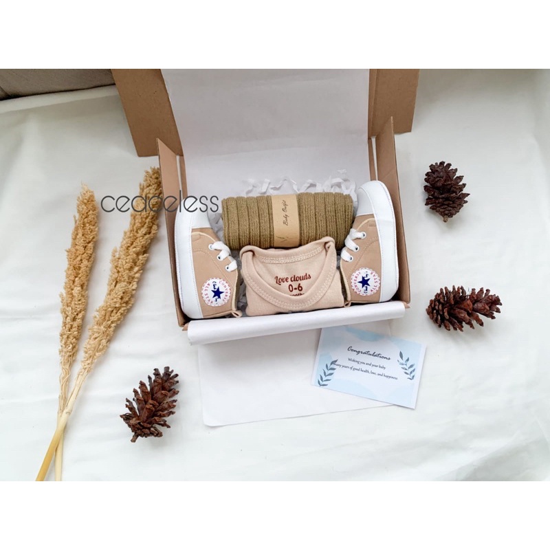 Hampers New Born Baby Hampers Bayi Kado Lahiran Kado Bayi Baju Bayi Sepatu Bayi Gift Box Baby-Casual Brown C