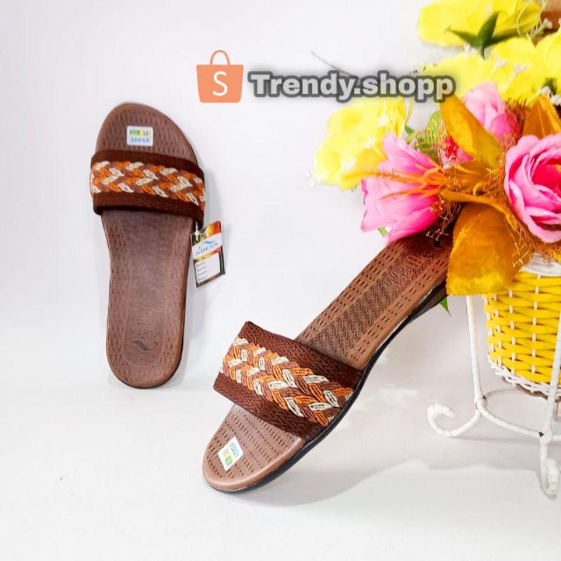 sandal cewek adesa / sandal cewek terbaru / sandal cewek kekinian / sandal teplek / sandal pesta-Slop coklat