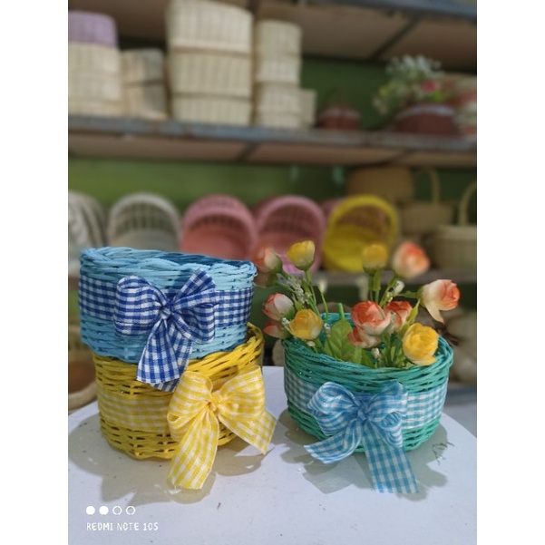 

keranjang pita rotan / d 15cm / rotan warna bulat / keranjang rotan / hampers rotan