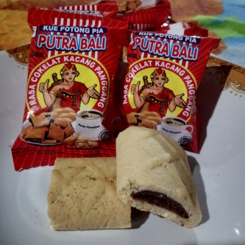 

Kue pia Putra Bali / Kue Potong Pia Putra Bali 8gr / snack jadul (isi 10)