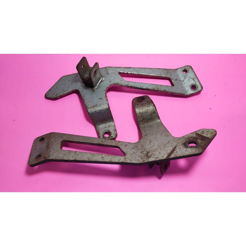 Dudukan footstep belakang Kymco spike original 2nd