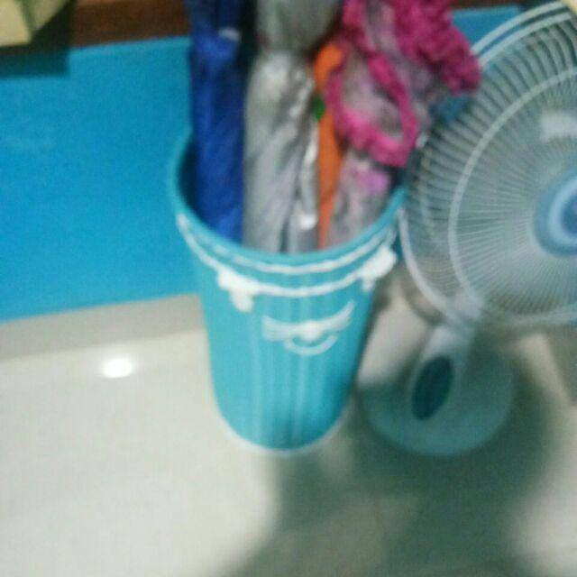 Tempat Payung Rotan Sintetis