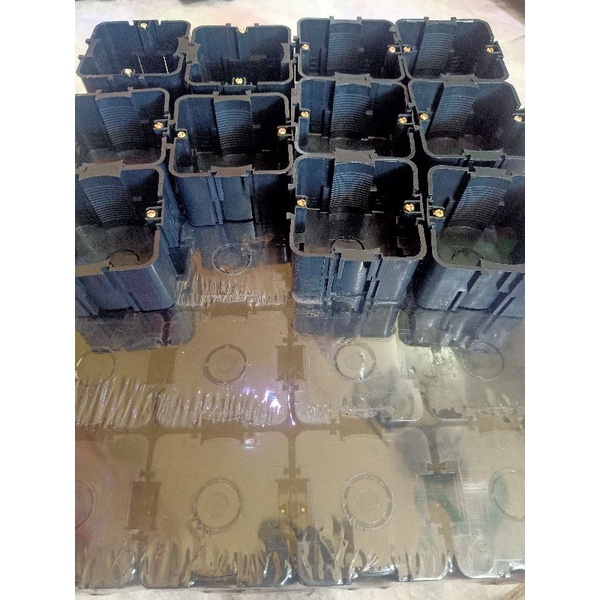 Listrik T dos Broco Listrik Kotak Hitam