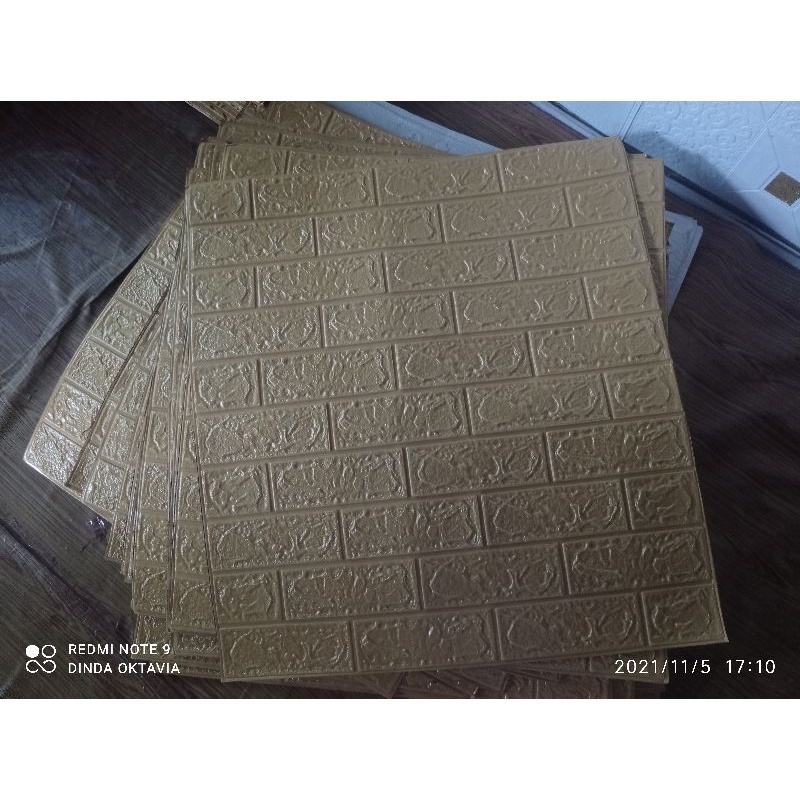PROMO!!! WALLPAPER FOAM 3D KETEBALN 4MM BISA COD KESELURUH WILAYAH BAYAR DI TEMPAT SETELAH TRIMA BARANG-Gold