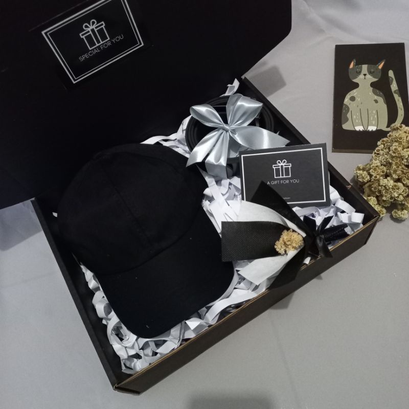 

GIFT BOX COWOK PREMIUM HAMPERS BALCK SERIES KADO WISUDA KADO ULANG TAHUN