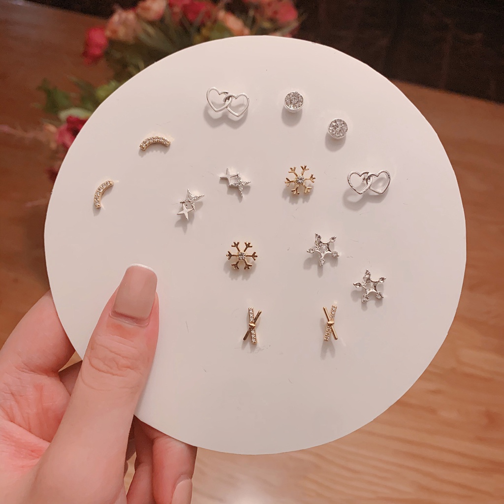 7 Pasang / Set Anting Stud Bentuk Bintang Hati Geometris Aksen Mutiara Berlian Imitasi Bahan Alloy Untuk Wanita