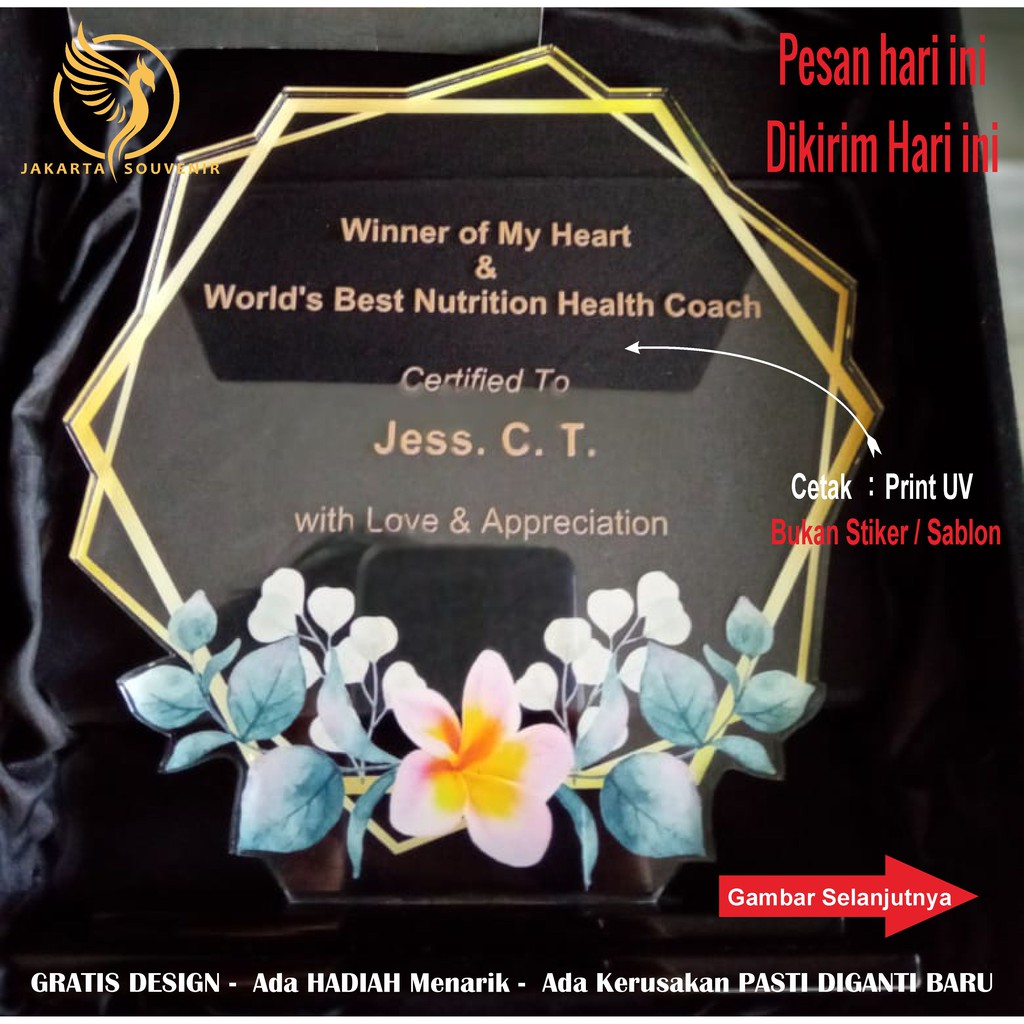 

Plakat Akrilik Custom Acrylic kenang-kenangan wisuda + Box | Bunga