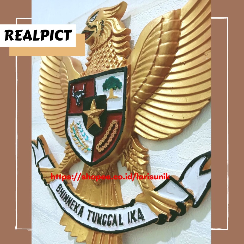 Hiasan Dinding Patung Garuda Pancasila Lambang Negara 3 Dimensi Fiber Logo Burung Garuda Gold 45X45 CM (DATAR)