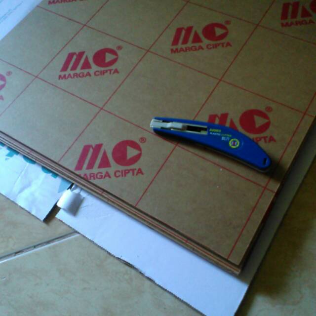 

Acrylic A4 3mm Bening