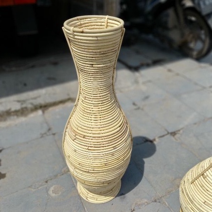 Vas Bunga Guci Rotan Tinggi 70cm / Pot Bunga Rotan Dekorasi Ruang / Guci Rotan Alam / Guci Rotan Alam