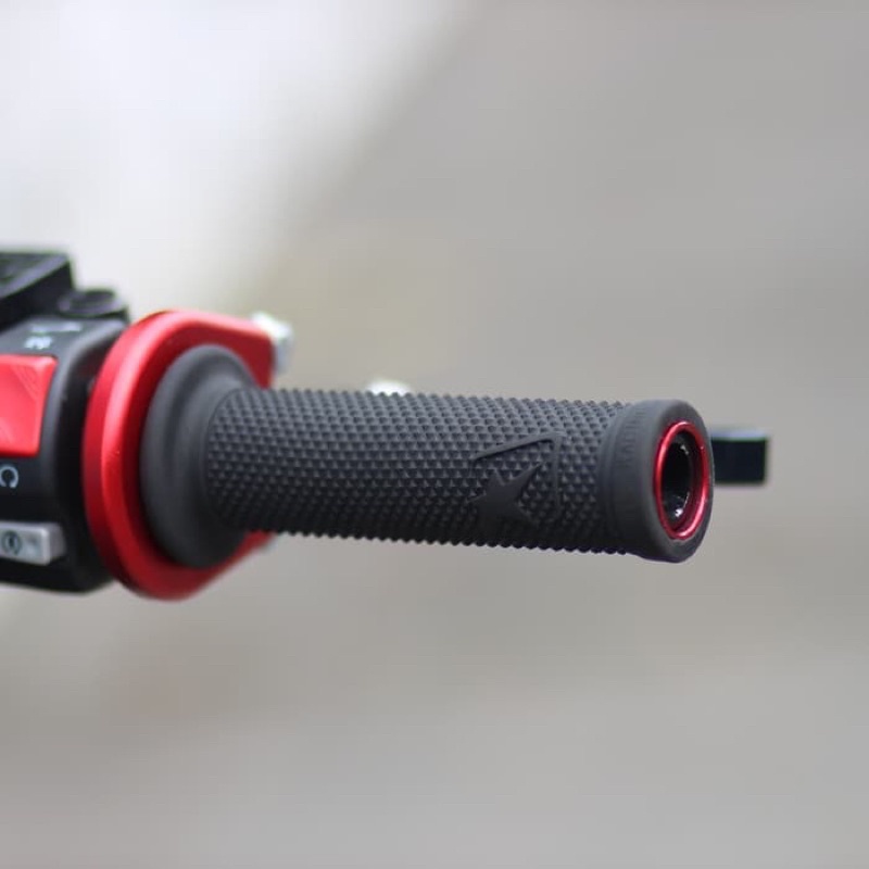 Handgrip Ariete Model Ariete Handfat - Handgrip Motor hanfat Model Ariete - Sarung Gas Motor Handgrips Retro Clasik Klasik Custom HANDGRIP MOTOR AEROX VESPA NMAX VIXION PCX BEAT SCOOPY GENIO FREEGO VARIO MIO GEAR XEON CRF KLX FINO WR155 SONIC FU MX VEGA
