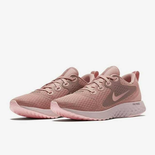 harga nike legend react