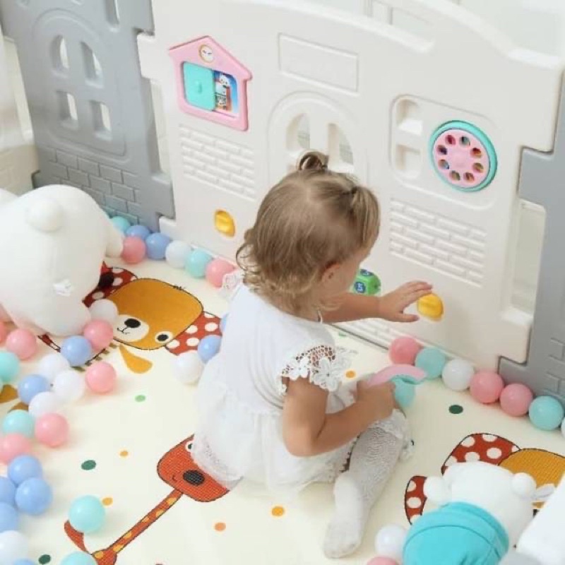 Preloved Pagar Parklon Monochrom