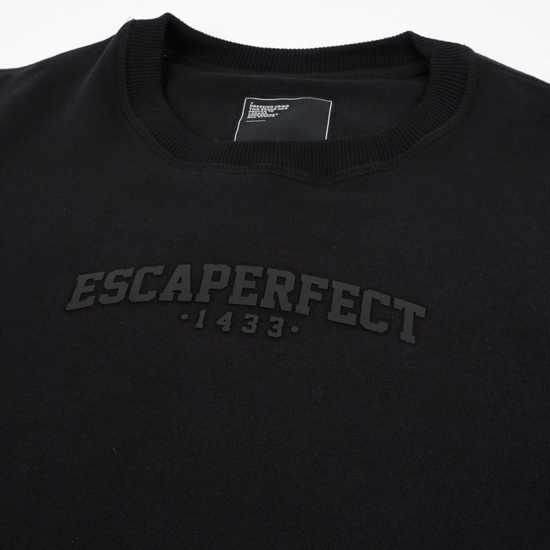 Sweater crewneck escaperfect black on black / Jaket crewneck pria wanita distro