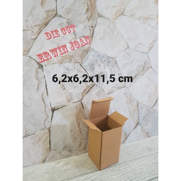 

Kardus Box uk. 6,2x6,2x11,5 cm Kotak Karton Die.Cut botol