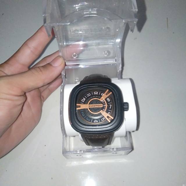 Jam tangan seven Friday kw