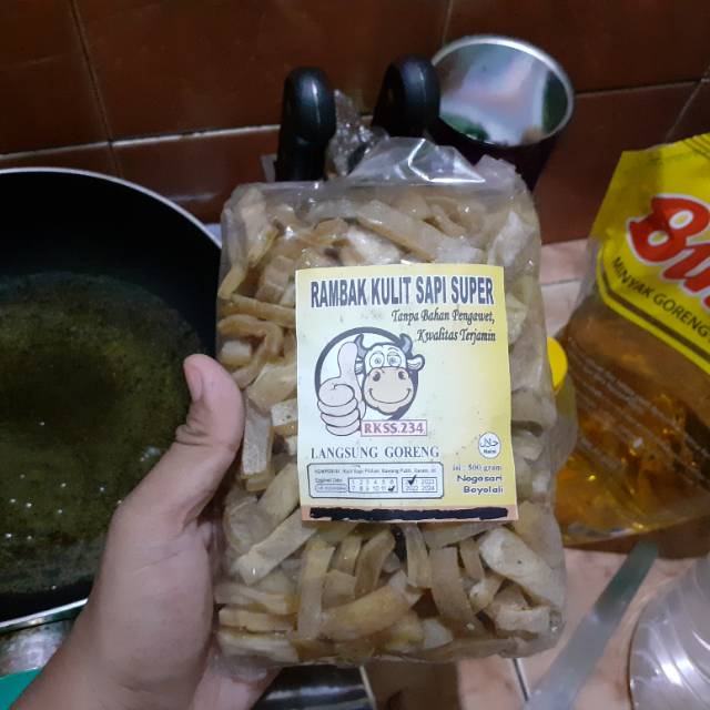 

Rambak kulit asli super mentah sudah berbumbu tinggal goreng