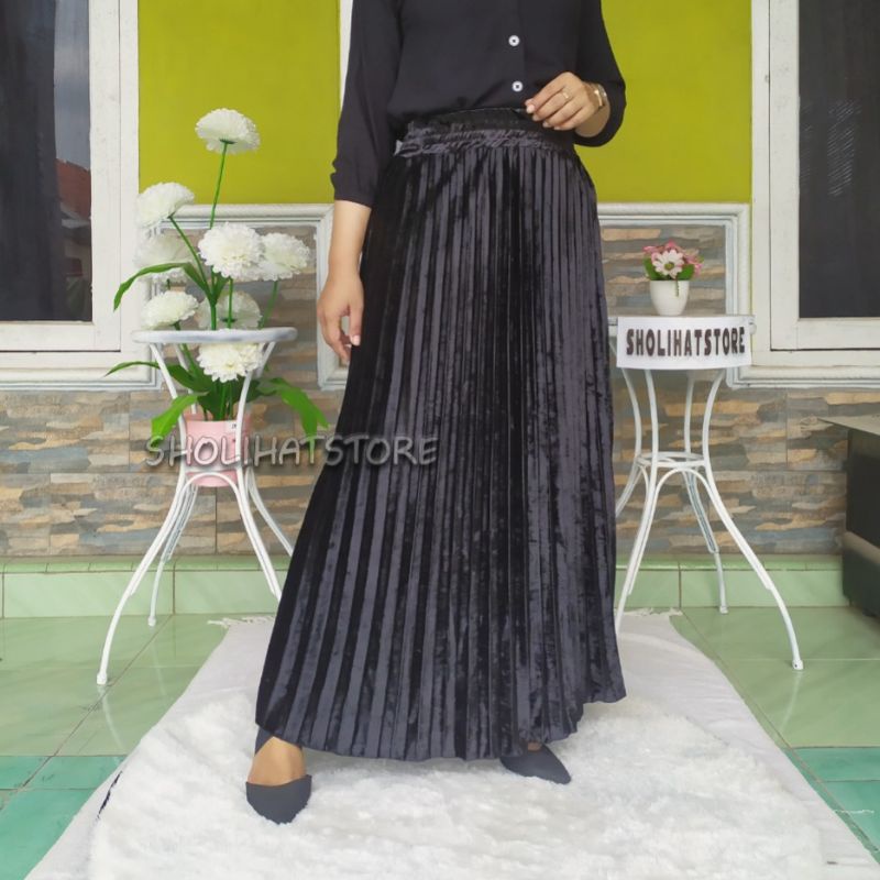 ROK PLISKET VELVET BLUDRU IMPORT / ROK VELVET PLISKET IMPORT / ROK BLUDRU PLISKET IMPORT / ROK PLISKET VELVET/ ROK PLISKET BLUDRU / ROK BLUDRU / ROK VELVET / ROK PLISKET VELVET BLUDRU IMPORT / ROK PLISKET BLUDRU IMPORT / ROK PLISKET / BLUDRU / VELVET