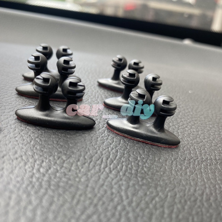 1 / 8 Pcs Klip Holder Kabel USB Headphone Multifungsi Warna Hitam Untuk Mobil