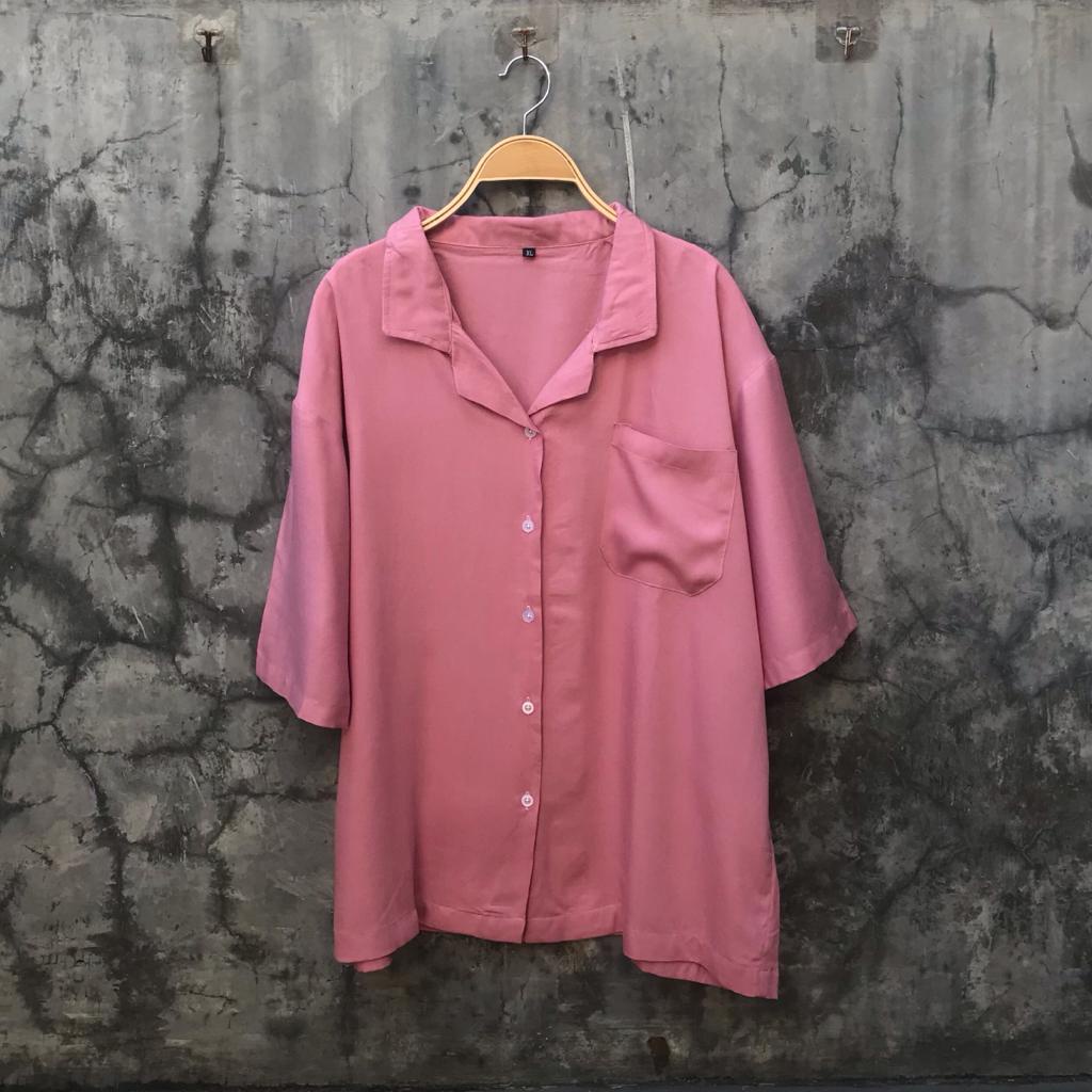 BOWLING - Oversized Shirt Hawai Kemeja Pantai Basic Polos Ukuran Besar Kancing Rayon Unisex-Dusty Pink