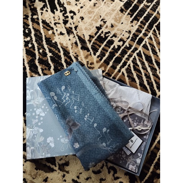 Preloved the nada series buttonscarves sol