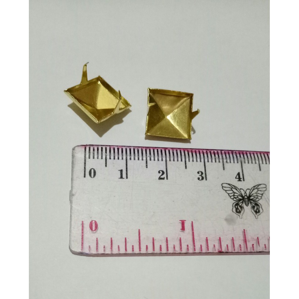 Spike piramid 12 mm gold - emas ( 20 biji)