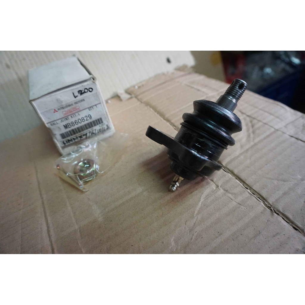 Ball Joint Atas Mitsubishi Strada L200 Double Cabin