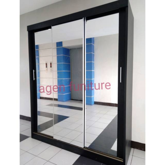 Lemari pakaian 3 pintu sliding pull kaca