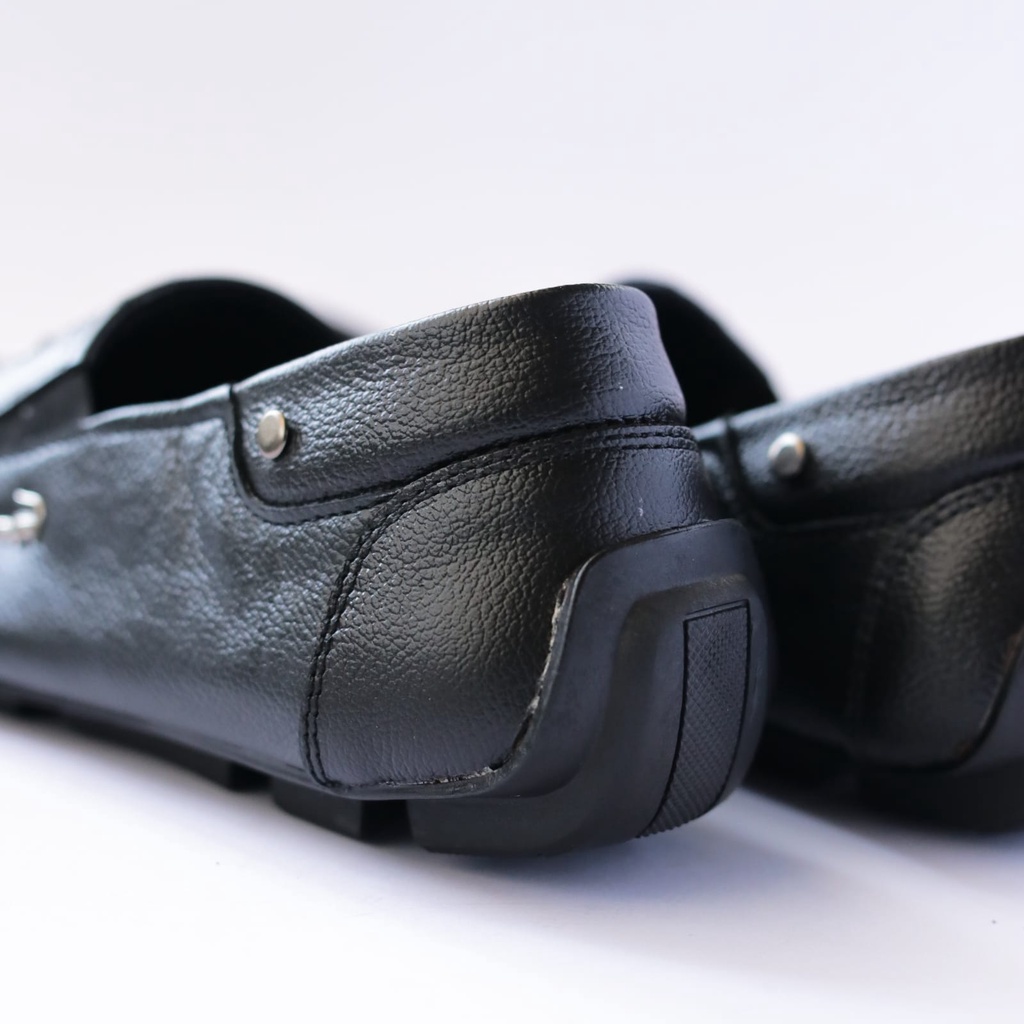 SEPATU PRIA SLIP ON KULIT