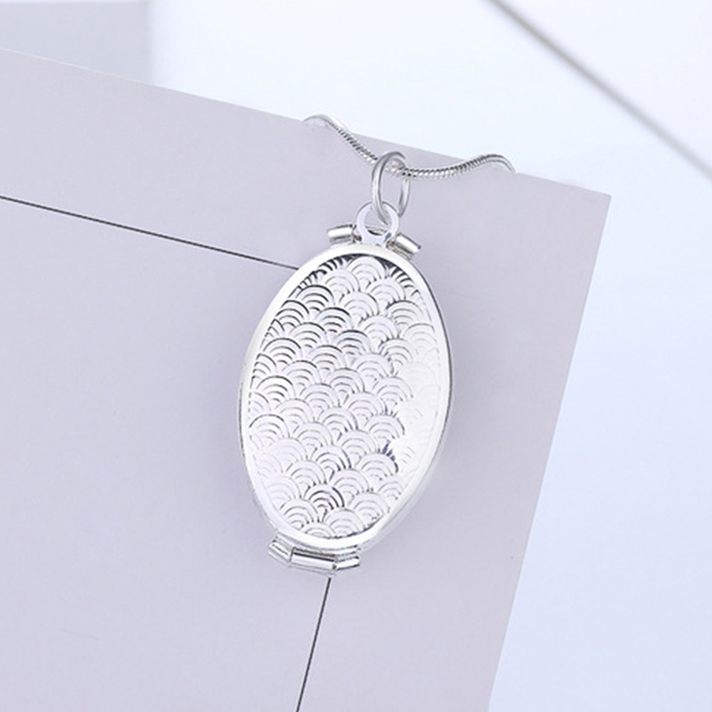 Hu Hu Hu Hu Hu Alat Bantu Pasang Kacamata♡ Kalung Rantai Dengan Liontin Locket Oval 4 Slot Foto Motif Sisik Ikan Untuk Wanita