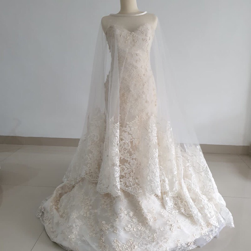 Wedding gown by yefta gunawan preloved white classic detailed