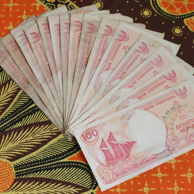 UANG KUNO 100 RUPIAH / 1992 / PERAHU PINISI