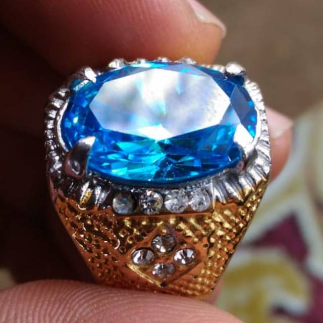 BLUE TOPAZ LONDON