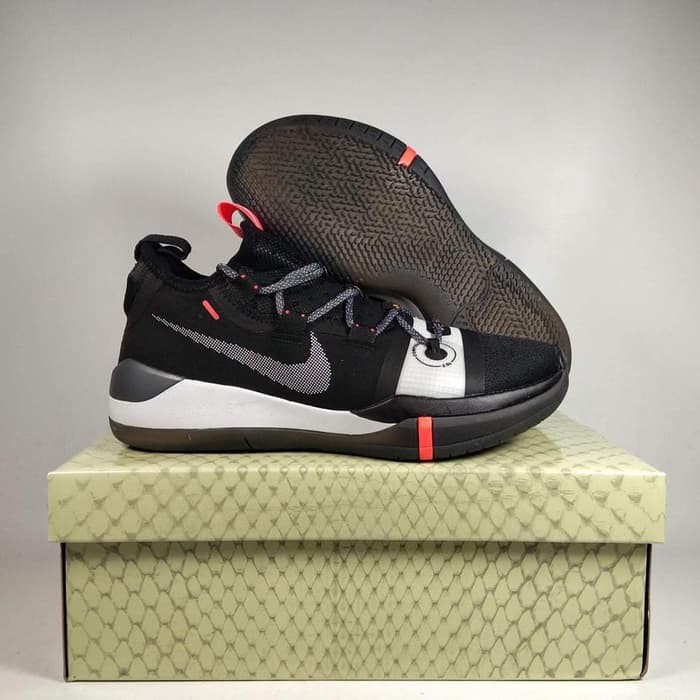 Sepatu Basket Kobe Exodus Black White