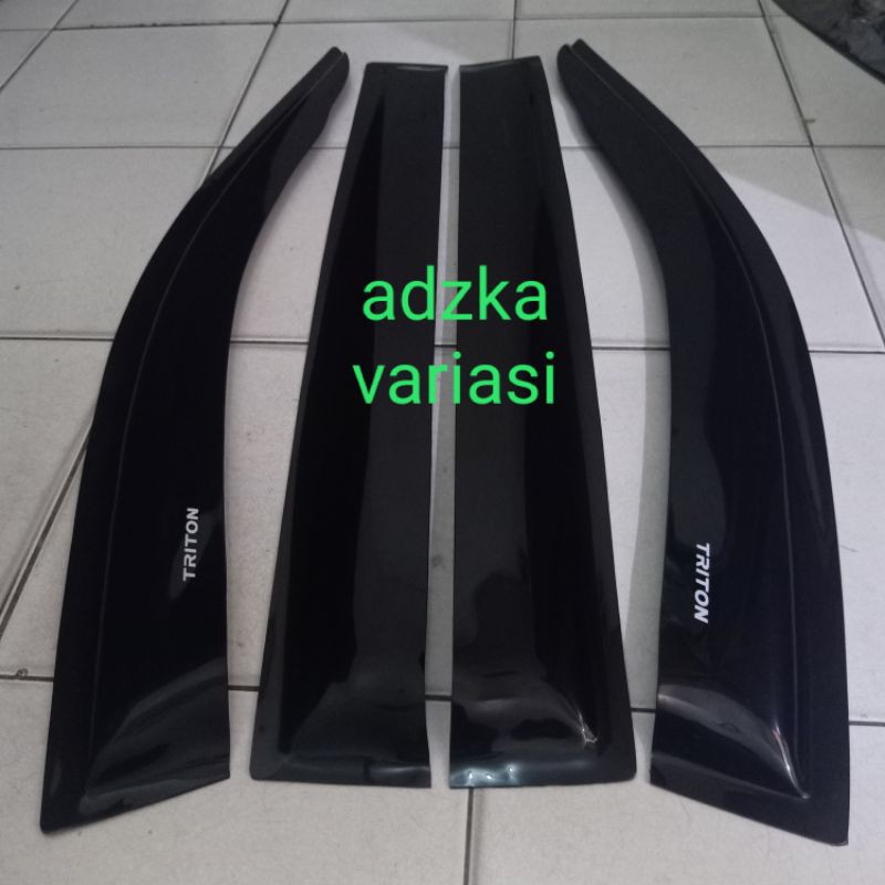 talang air mobil Mitsubishi Triton lama model jumbo